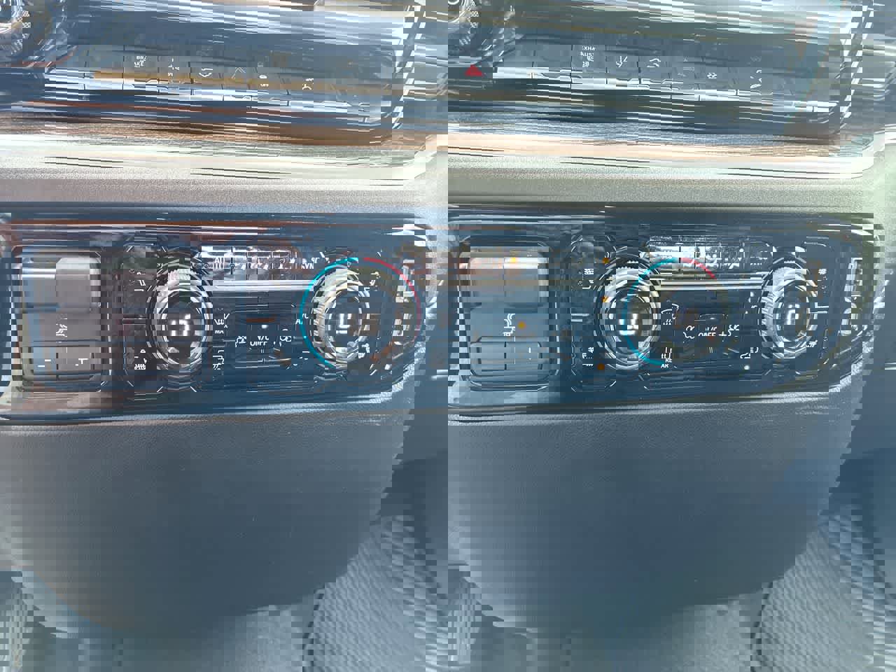 Used 2025 Chevrolet Silverado 2500 LT image 18