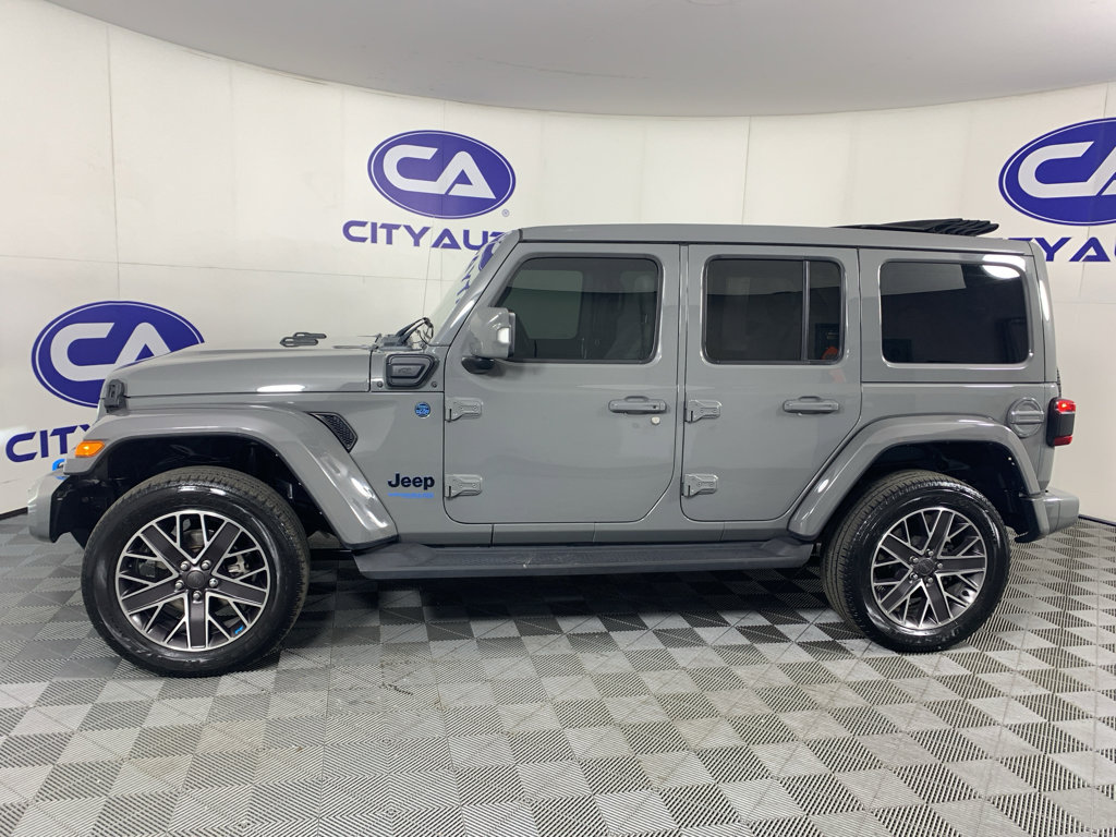 Used 2022 Jeep Wrangler Unlimited Sahara image 6