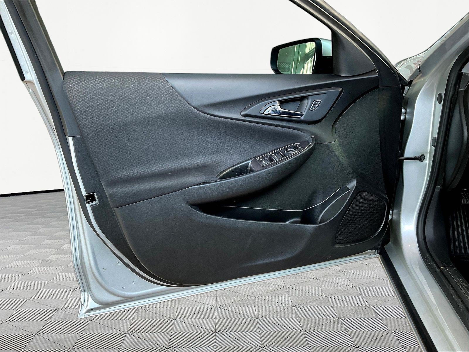 Used 2020 Chevrolet Malibu LT w/ Redline Edition FWD image 19