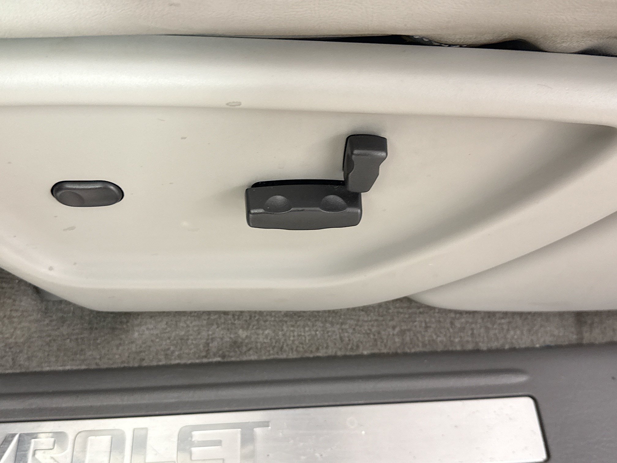 Used 2008 Chevrolet TrailBlazer LT w/ Cargo Convenience Package RWD image 21