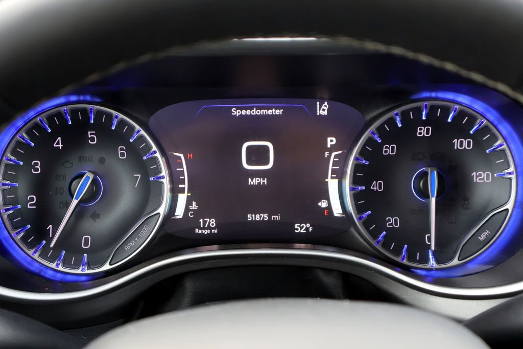 Used 2024 Chrysler Pacifica Touring-L FWD image 34