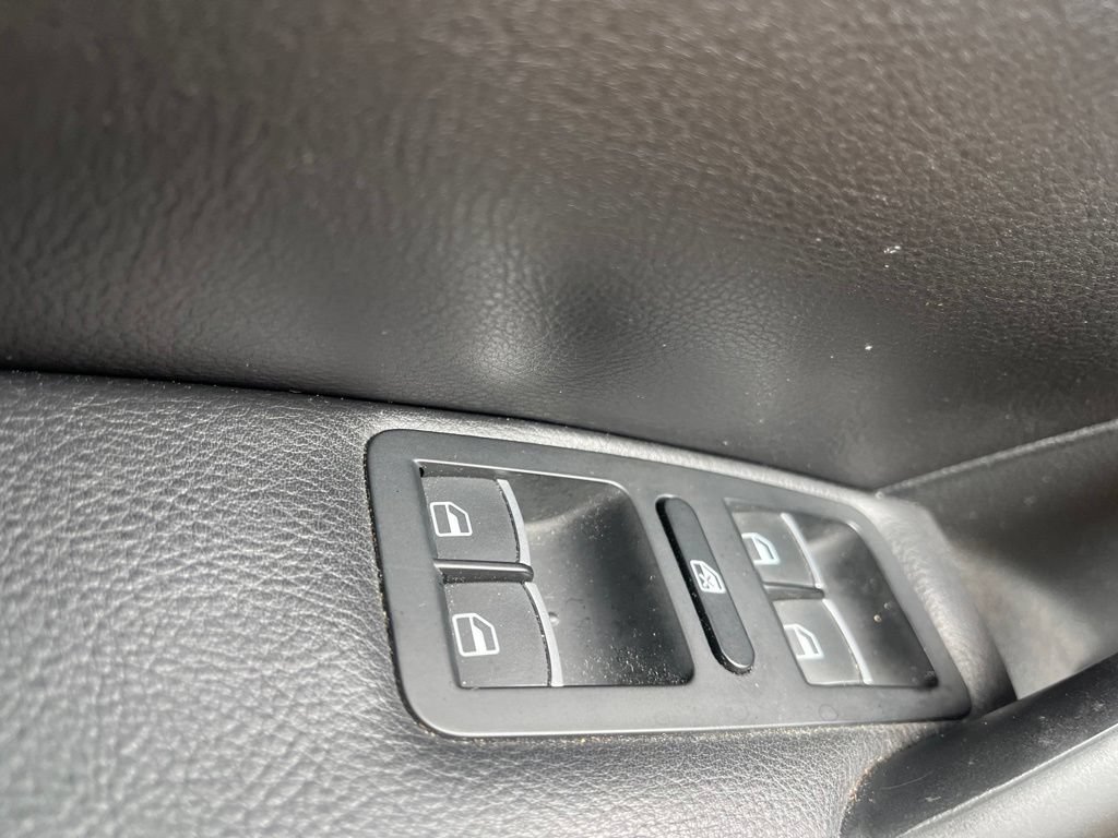 Used 2012 Volkswagen Passat TDI SEL Premium FWD image 22