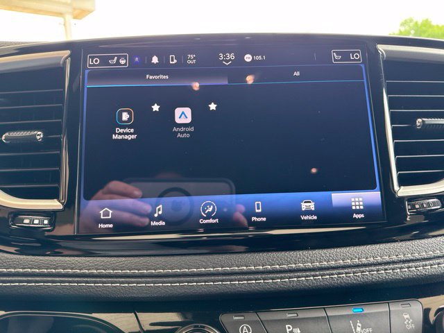Used 2023 Chrysler Pacifica Touring FWD image 22