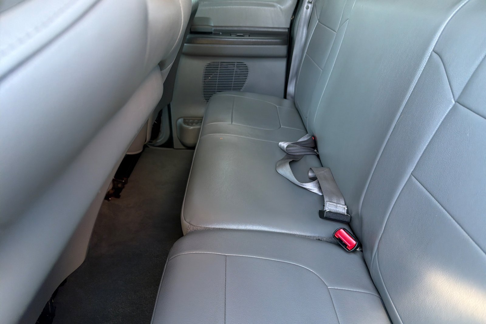Used 2004 Ford F250 Lariat AWD/4WD image 14