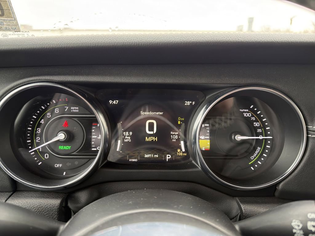 Used 2022 Jeep Wrangler Unlimited Sahara w/ Cold Weather Group AWD/4WD image 23