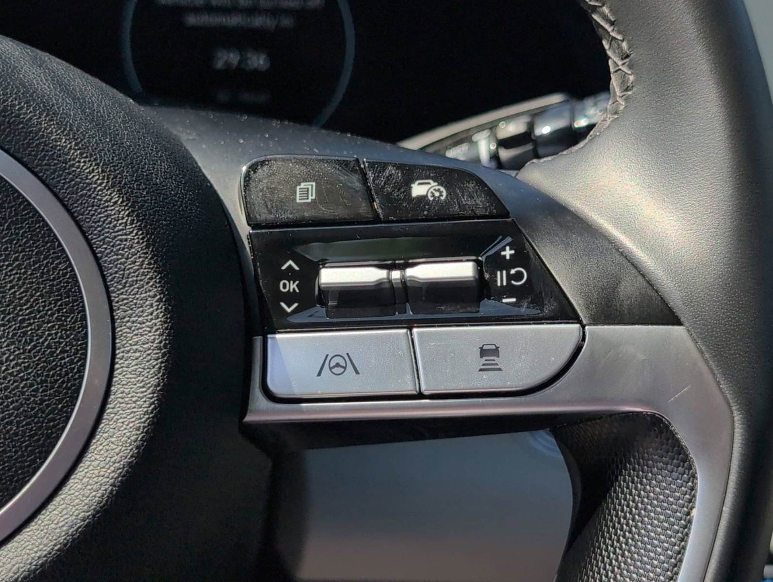 Used 2025 Hyundai Elantra Limited image 26