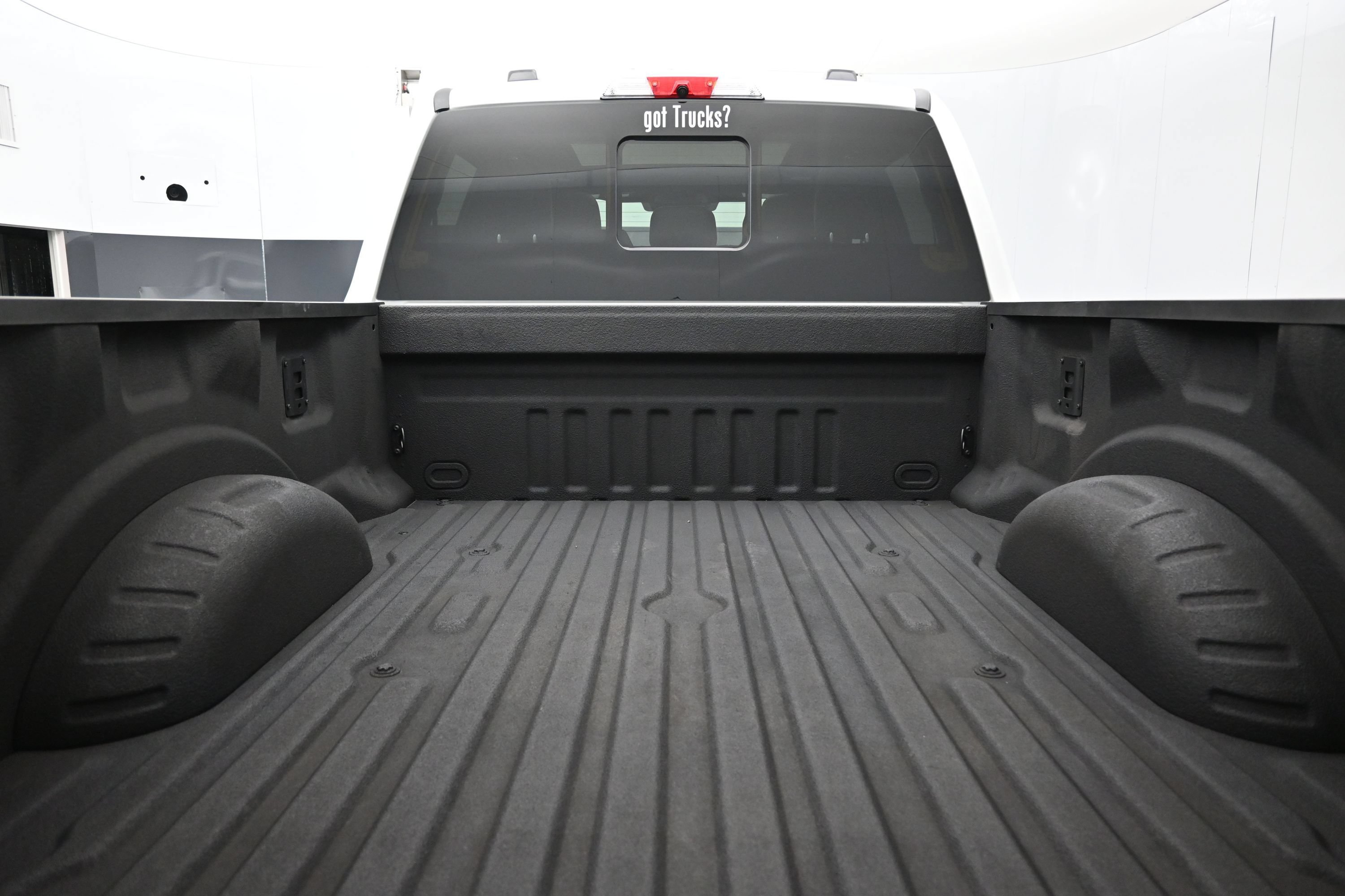 Used 2024 Ford F250 Platinum w/ FX4 Off-Road Package AWD/4WD image 7