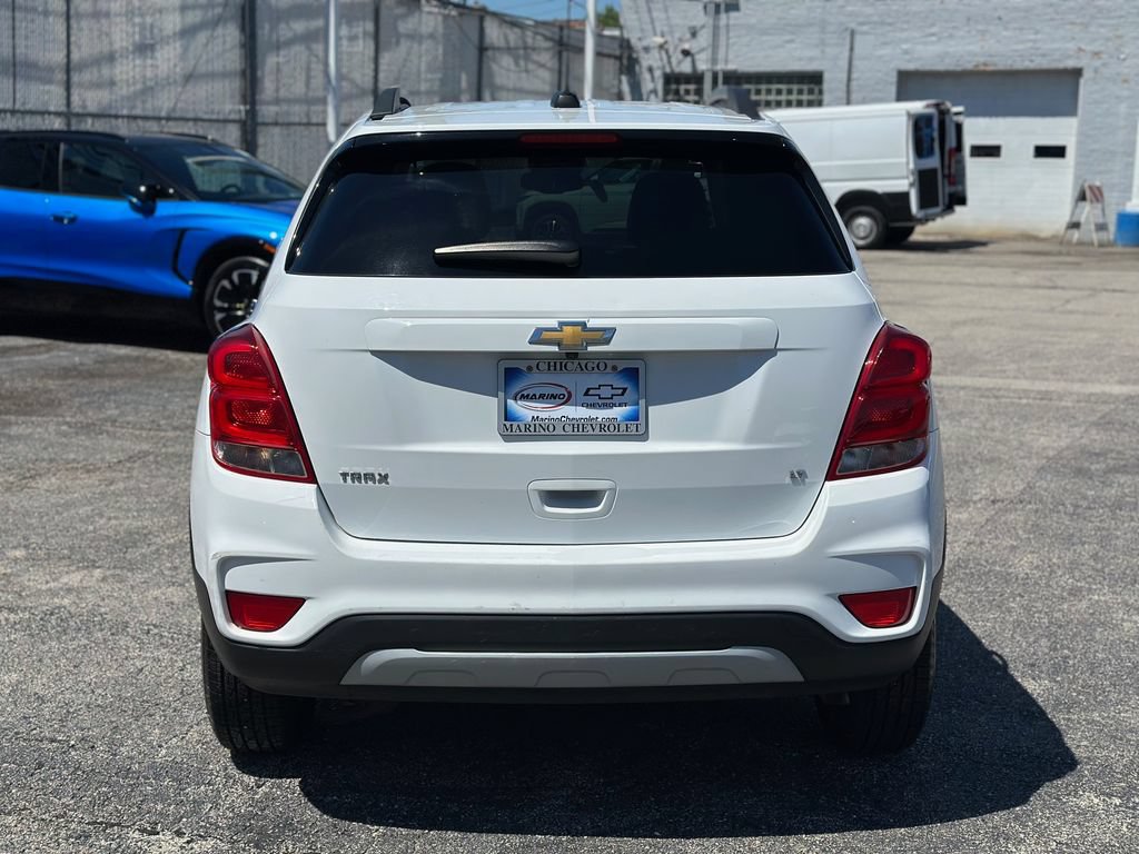Used 2017 Chevrolet Trax LT w/ LT Convenience Package FWD image 4