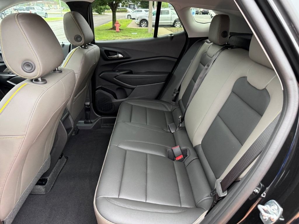 New 2026 Chevrolet Trax ACTIV w/ Sunroof Package FWD image 16