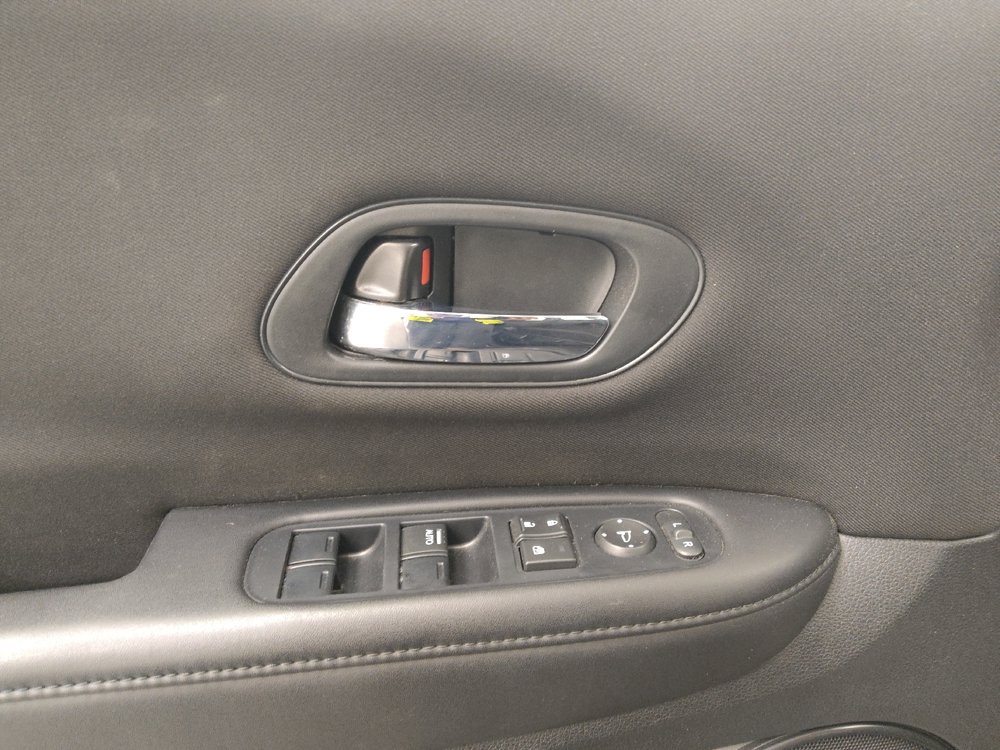 Used 2017 Honda HR-V LX image 27