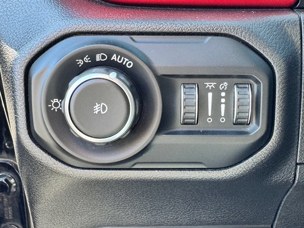Used 2021 Jeep Wrangler Unlimited Rubicon AWD/4WD image 29