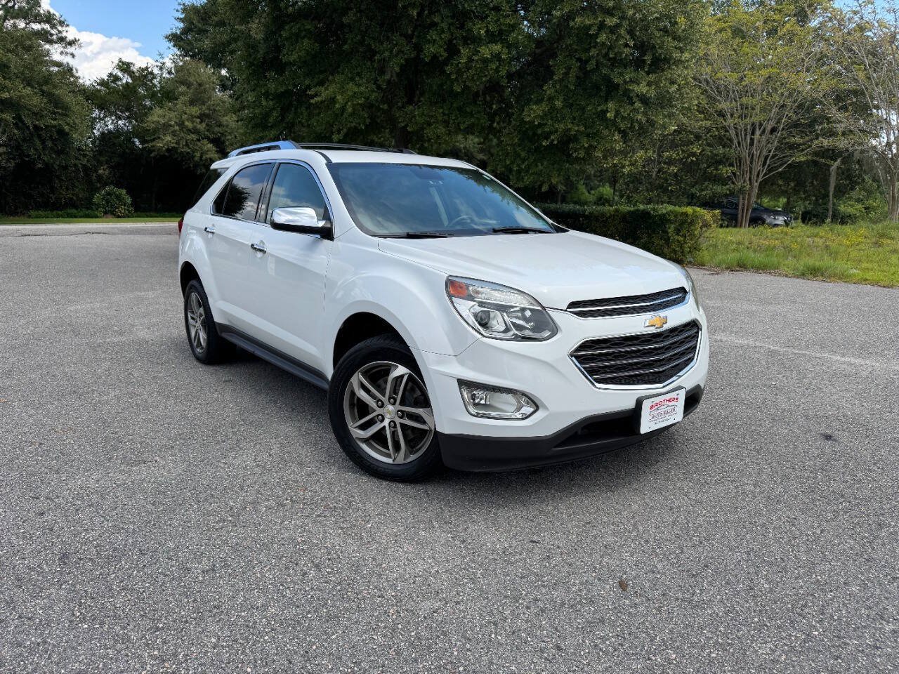 Used 2017 Chevrolet Equinox Premier w/ Enhanced Convenience Package AWD/4WD image 9