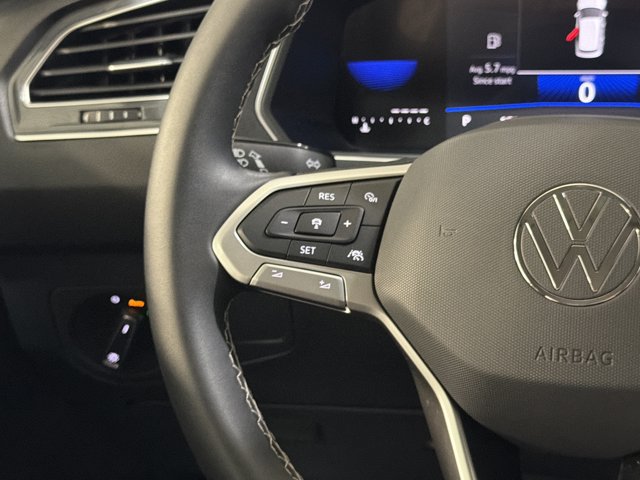 Certified 2024 Volkswagen Tiguan SE AWD/4WD image 30