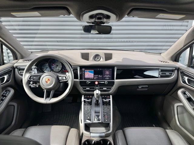 Certified 2023 Porsche Macan image 17