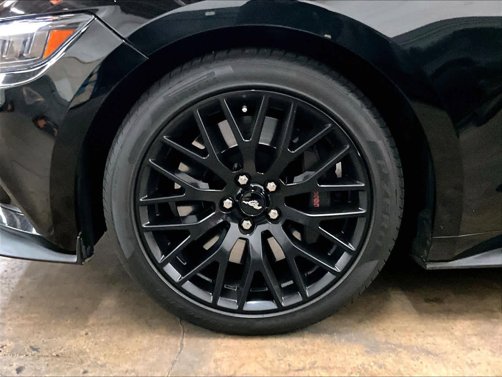 Used 2017 Ford Mustang GT w/ GT Performance Package RWD image 12