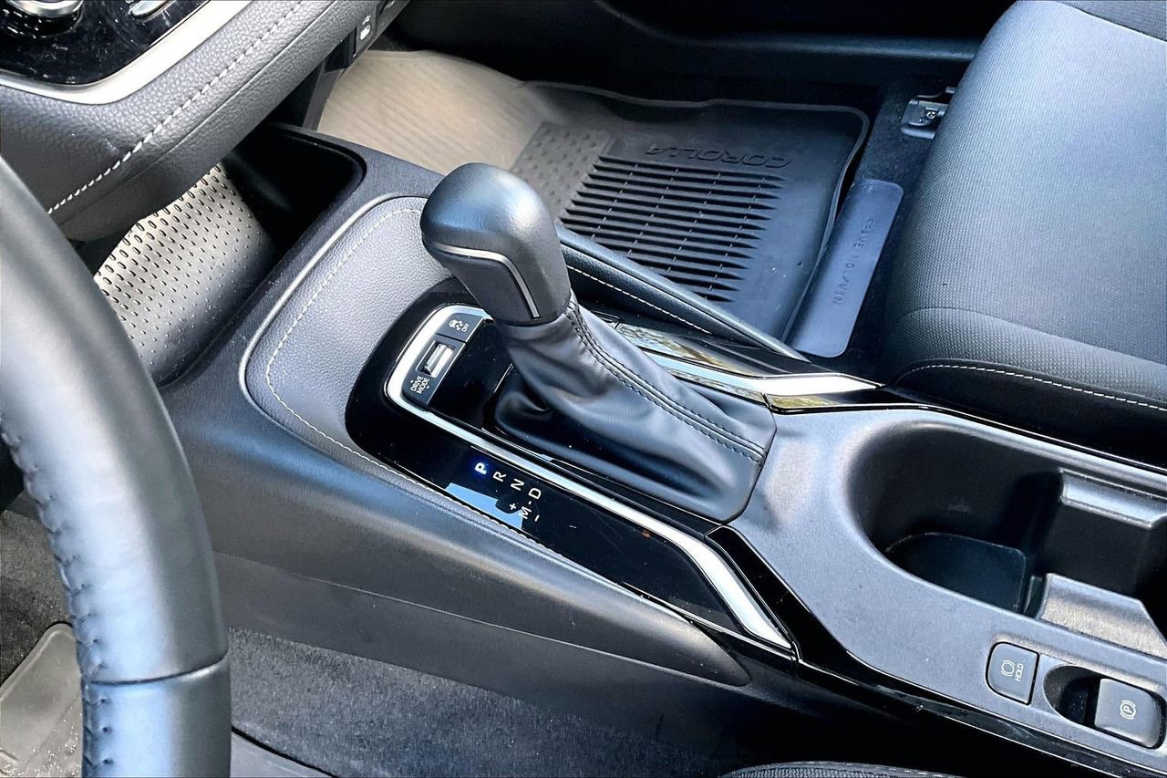 Used 2025 Toyota Corolla SE image 15