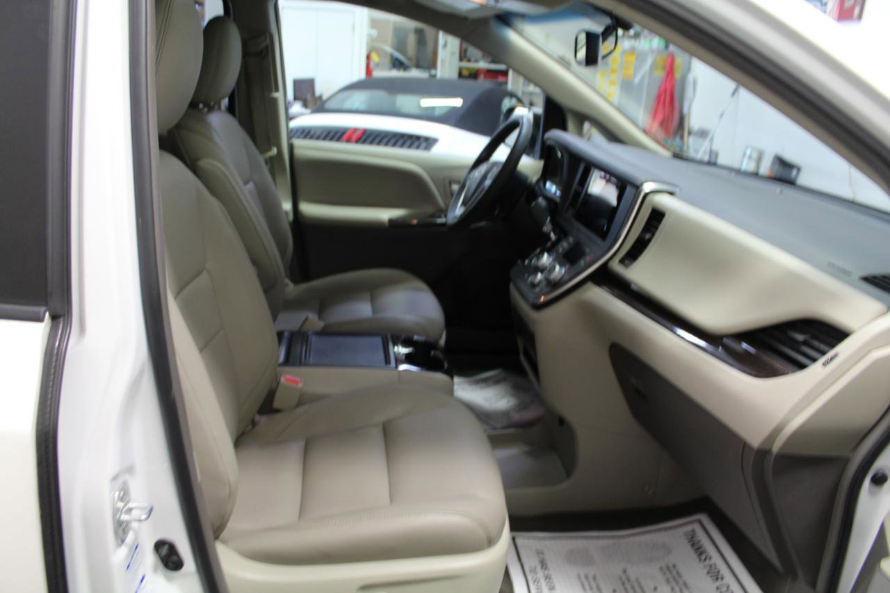 Used 2017 Toyota Sienna XLE w/ XLE Navigation Package AWD/4WD image 25