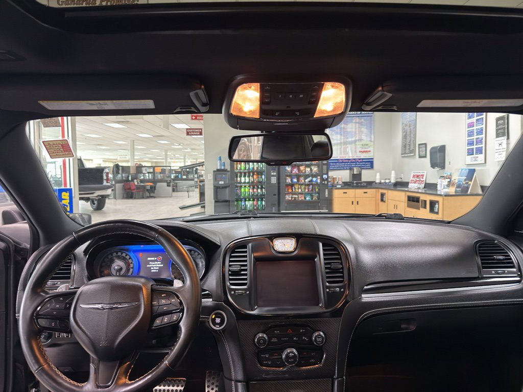 Used 2023 Chrysler 300 C image 25