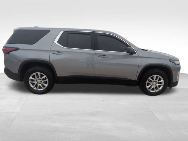 Used 2023 Chevrolet Traverse LS image 8