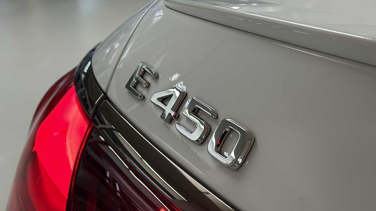 New 2027 Mercedes-Benz E 450 4MATIC Sedan image 9