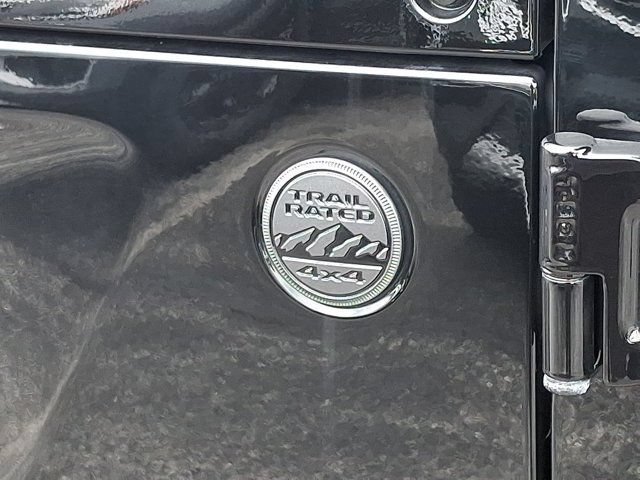 Certified 2023 Jeep Gladiator Sport AWD/4WD image 35