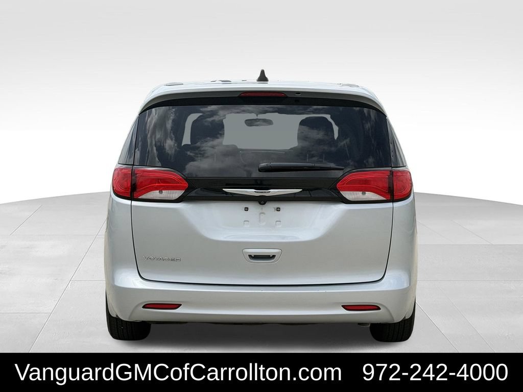 Used 2022 Chrysler Voyager LX FWD image 7