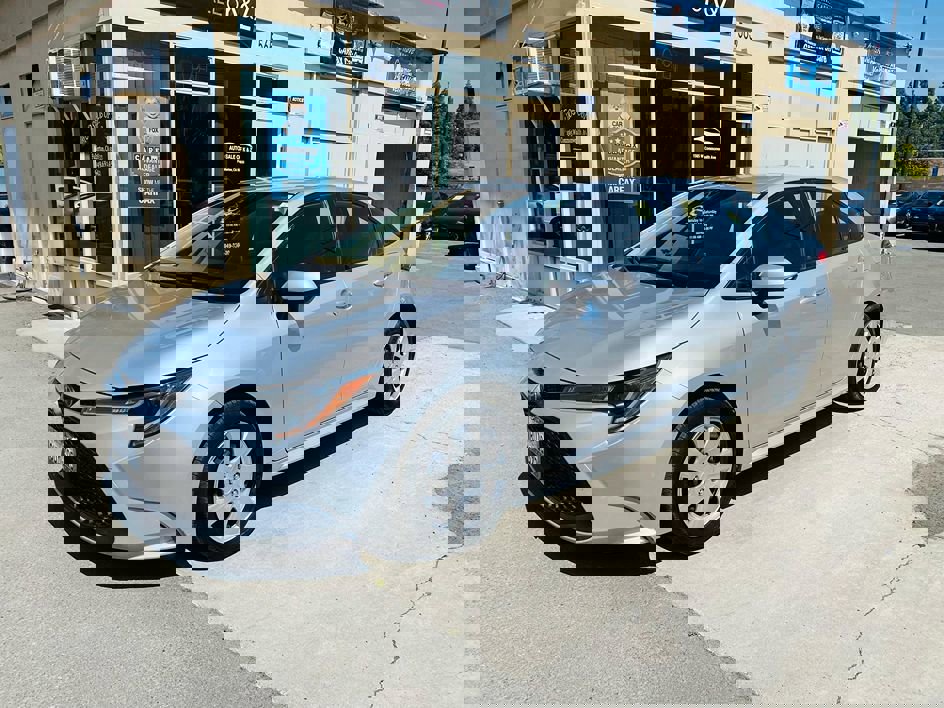 Used 2020 Toyota Corolla LE FWD image 7