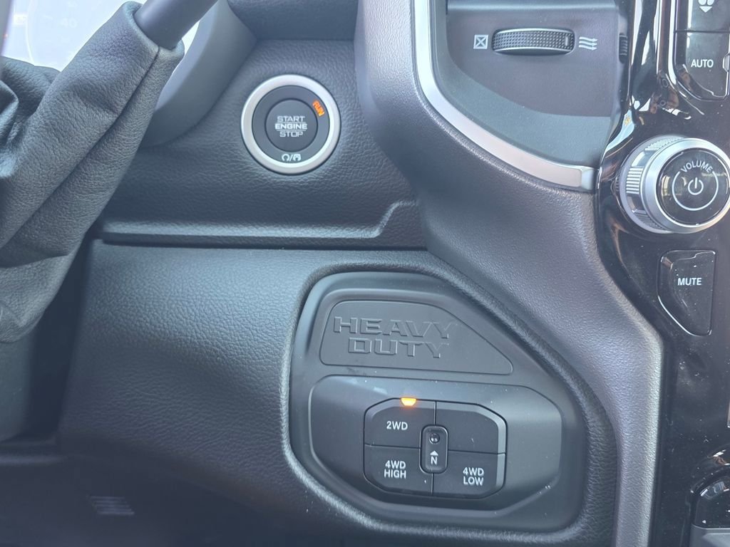 New 2026 RAM 2500 Big Horn AWD/4WD image 18