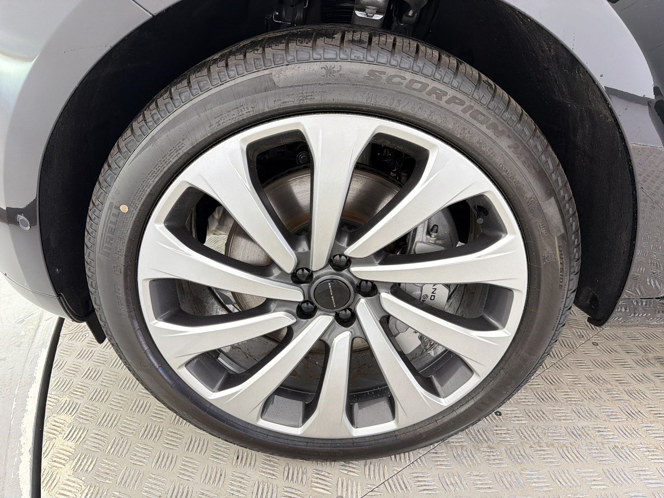 New 2026 Land Rover Range Rover SE AWD/4WD image 12