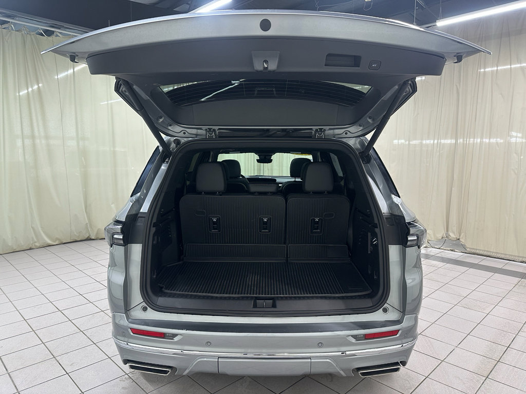 Certified 2025 Buick Enclave Avenir image 8