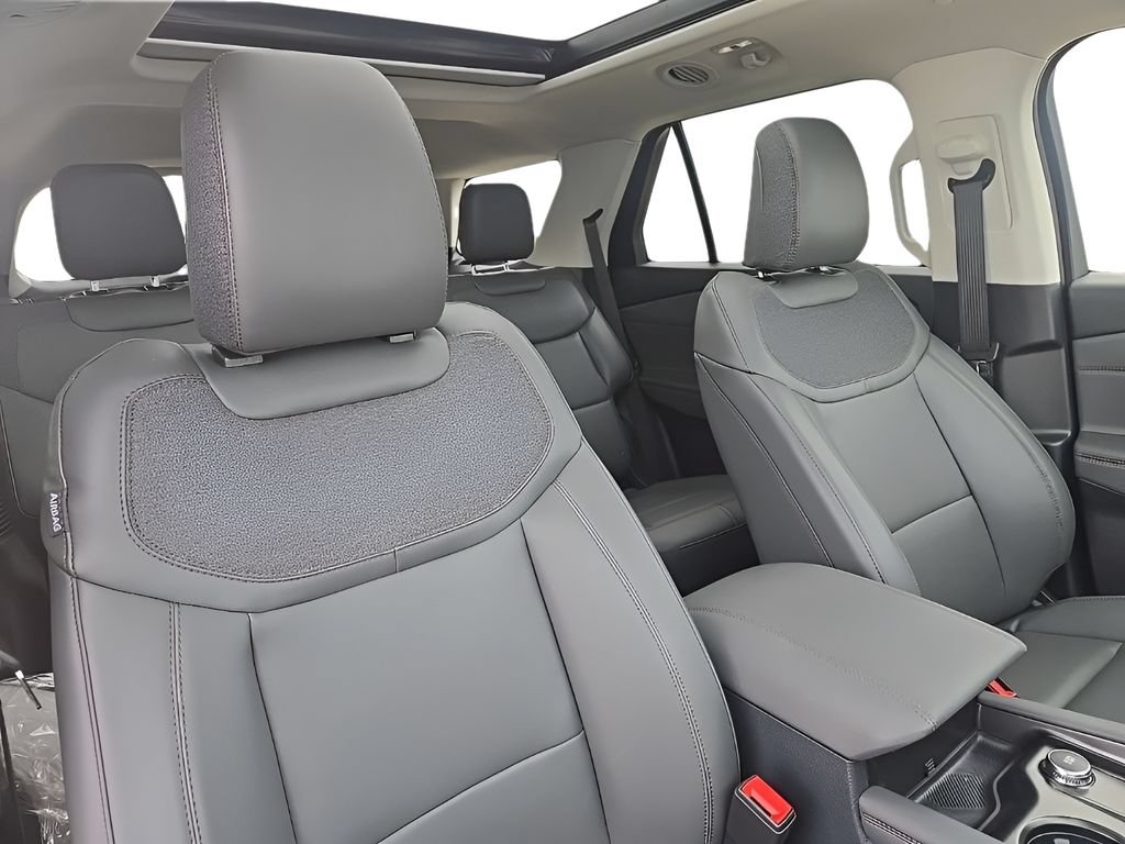 New 2026 Ford Explorer Active w/ Active Comfort Package AWD/4WD image 23