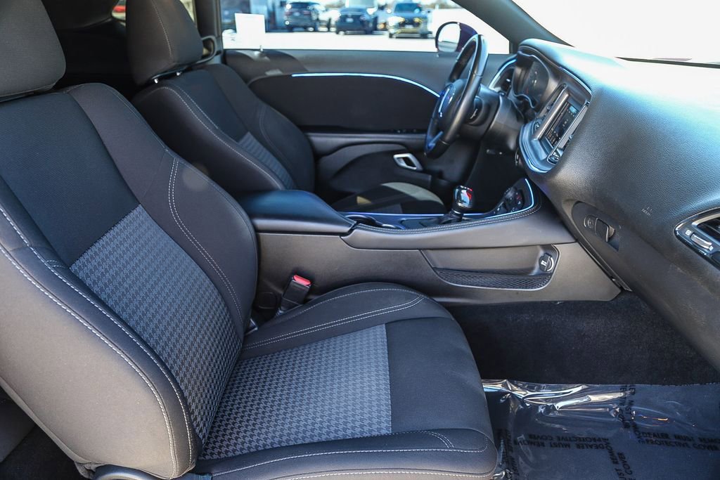 Used 2023 Dodge Challenger SXT w/ Blacktop Package image 17