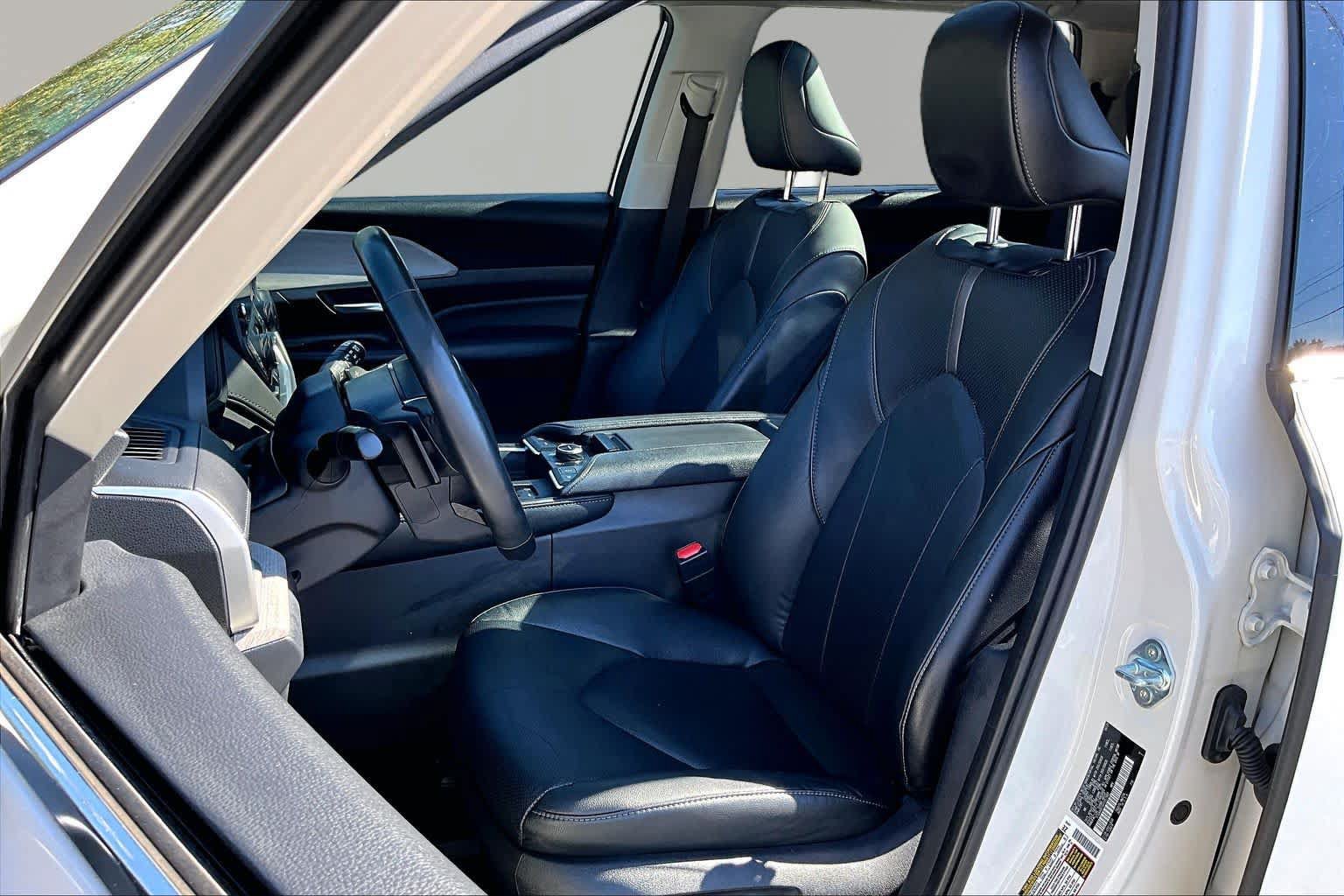 Used 2024 Toyota Grand Highlander AWD image 7