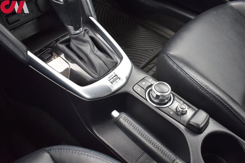 Used 2019 Toyota Yaris XLE FWD image 22