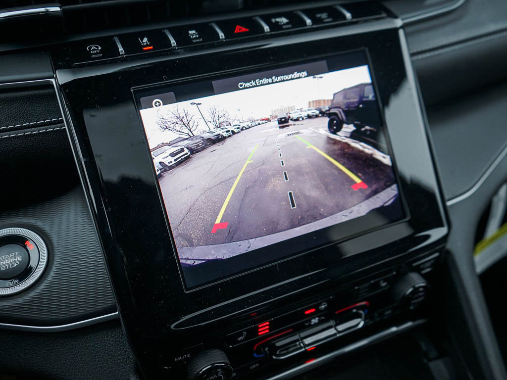 New 2025 Jeep Grand Cherokee Laredo X w/ Luxury Tech Group I image 24