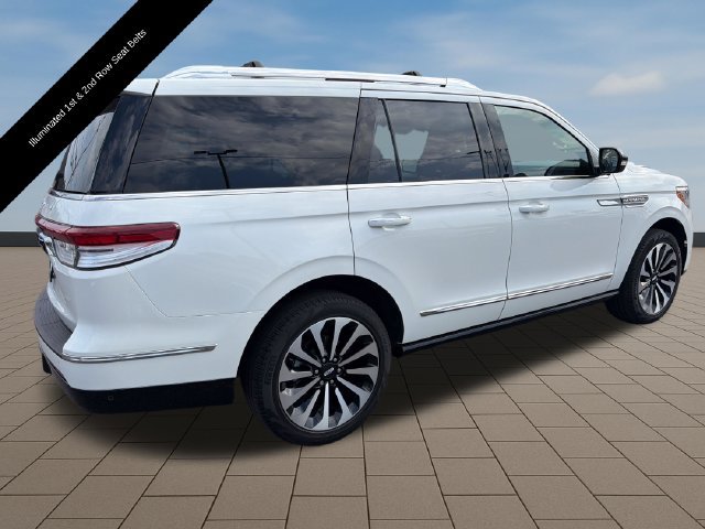 Certified 2024 Lincoln Navigator Reserve AWD/4WD image 7