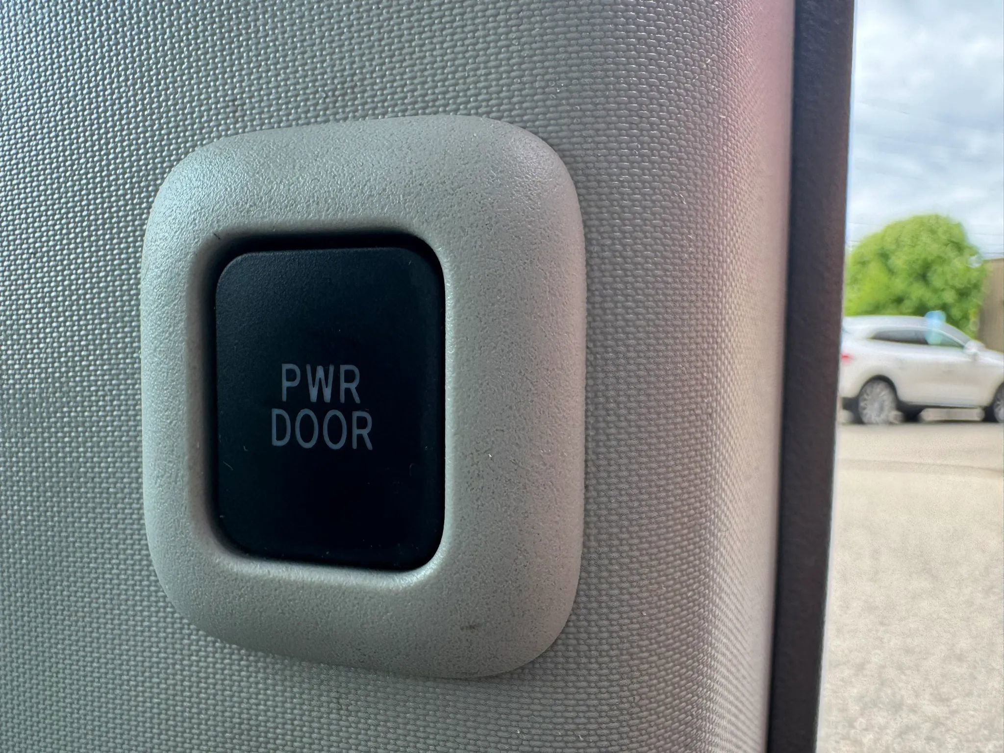 Used 2013 Toyota Sienna XLE FWD image 36