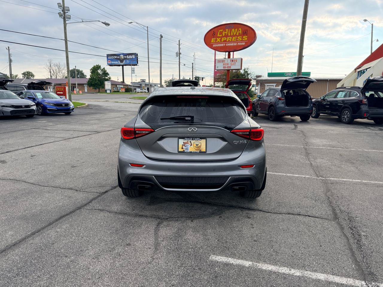 Used 2018 INFINITI QX30 Sport w/ Sport Leather Package FWD image 9