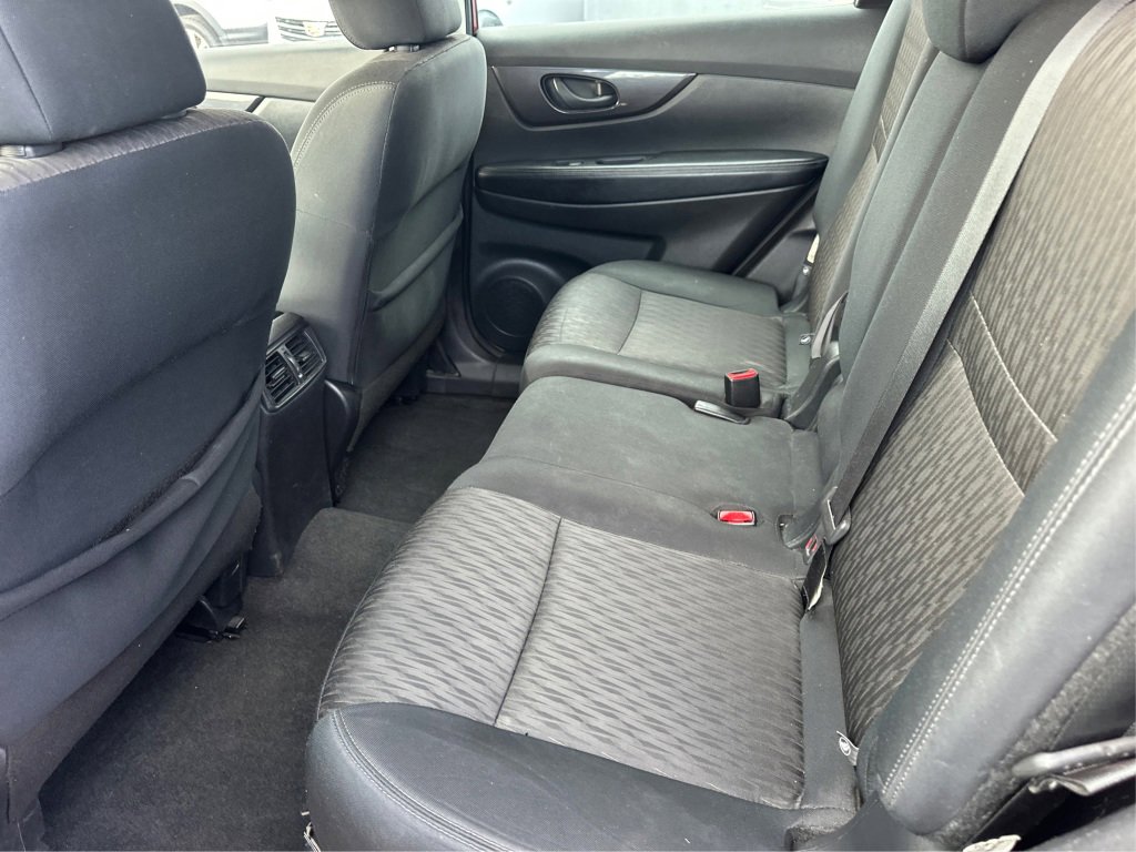 Used 2019 Nissan Rogue S image 12