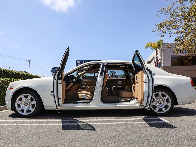 Used 2012 Rolls-Royce Ghost Extended Wheelbase RWD image 25