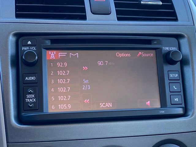 Used 2013 Toyota Corolla LE image 19