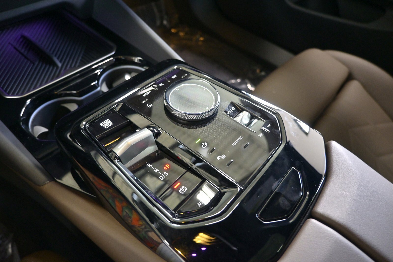 Used 2025 BMW 530i xDrive image 25