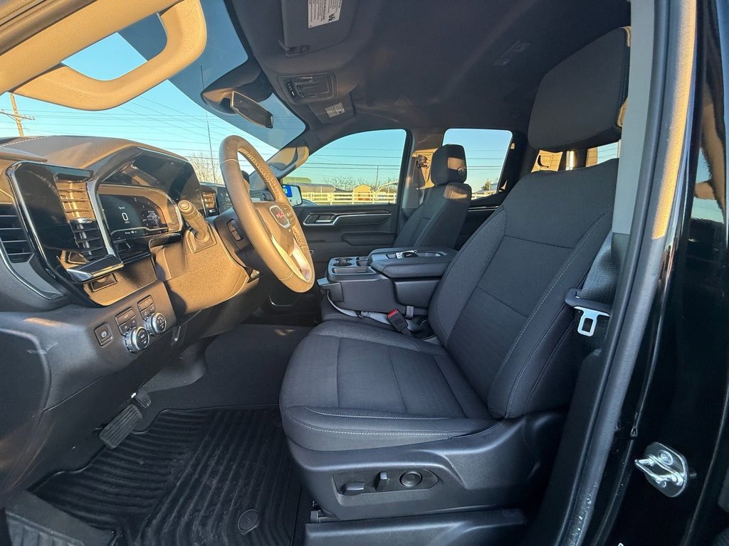 Used 2025 GMC Sierra 1500 Elevation image 11