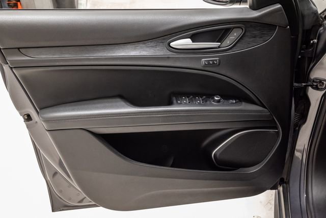Used 2019 Alfa Romeo Stelvio AWD image 7