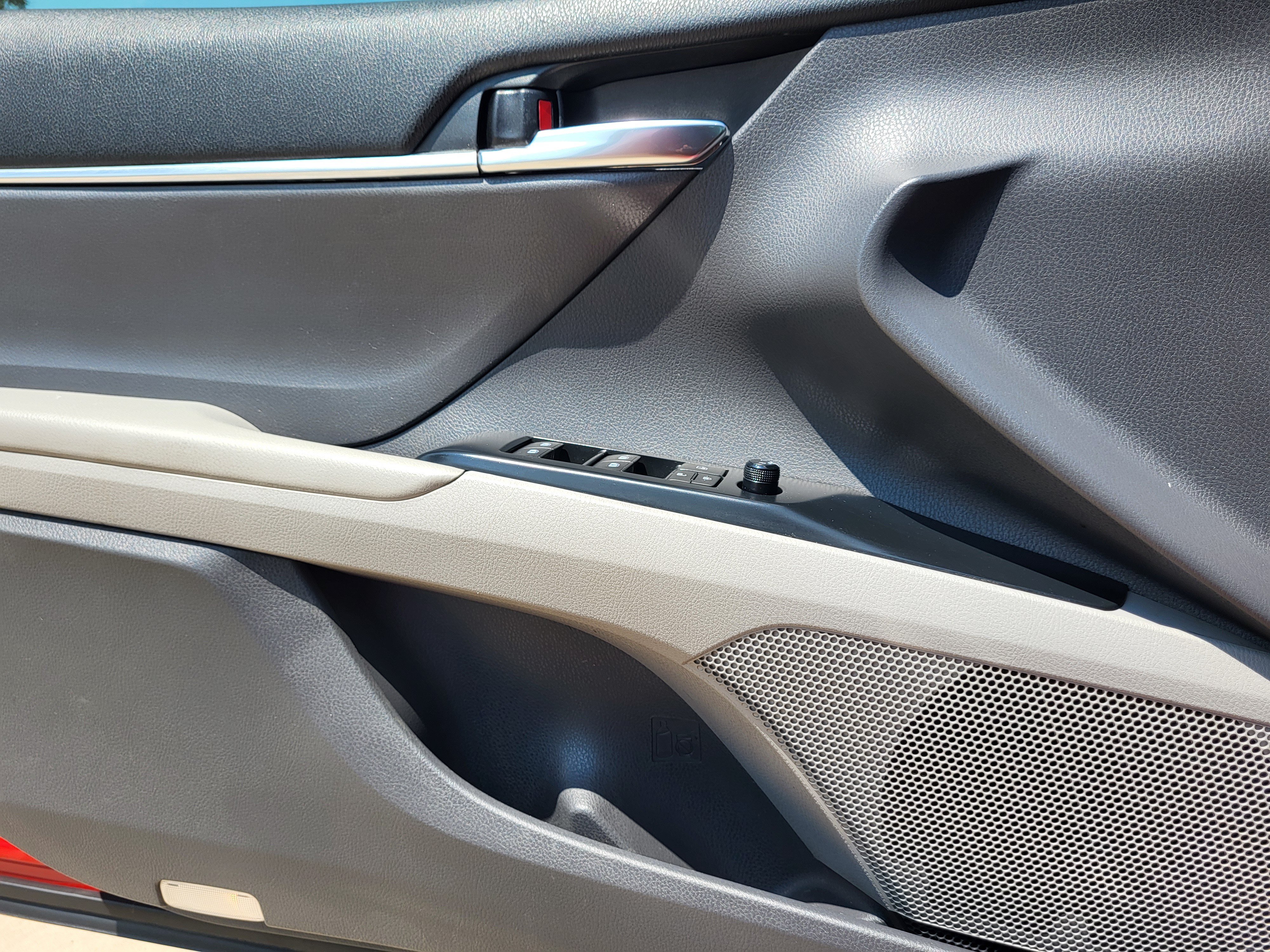 Certified 2019 Toyota Camry SE w/ Convenience Package FWD image 19