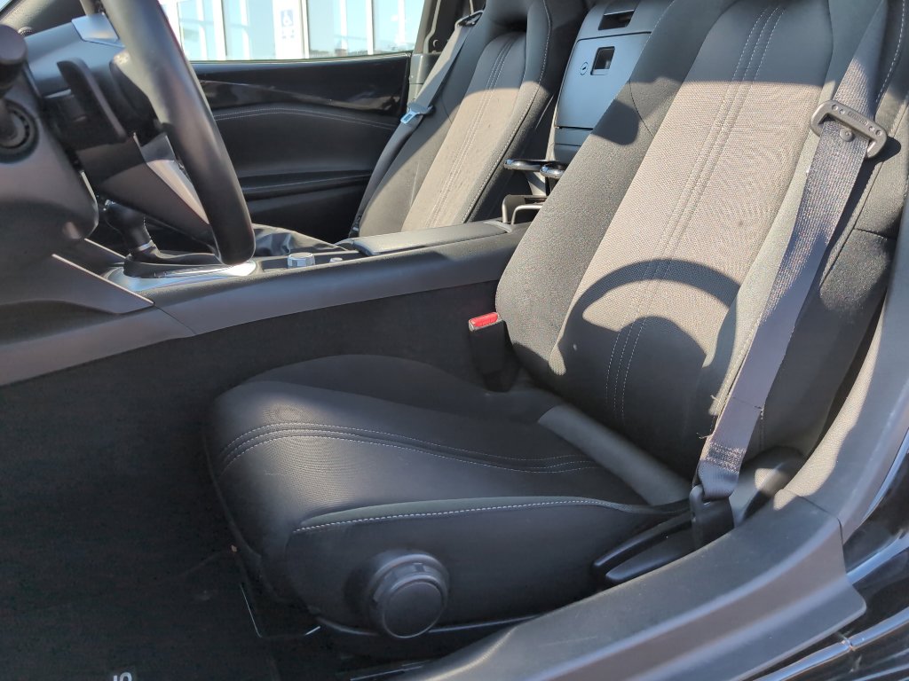 Used 2021 MAZDA MX-5 Miata Club image 12