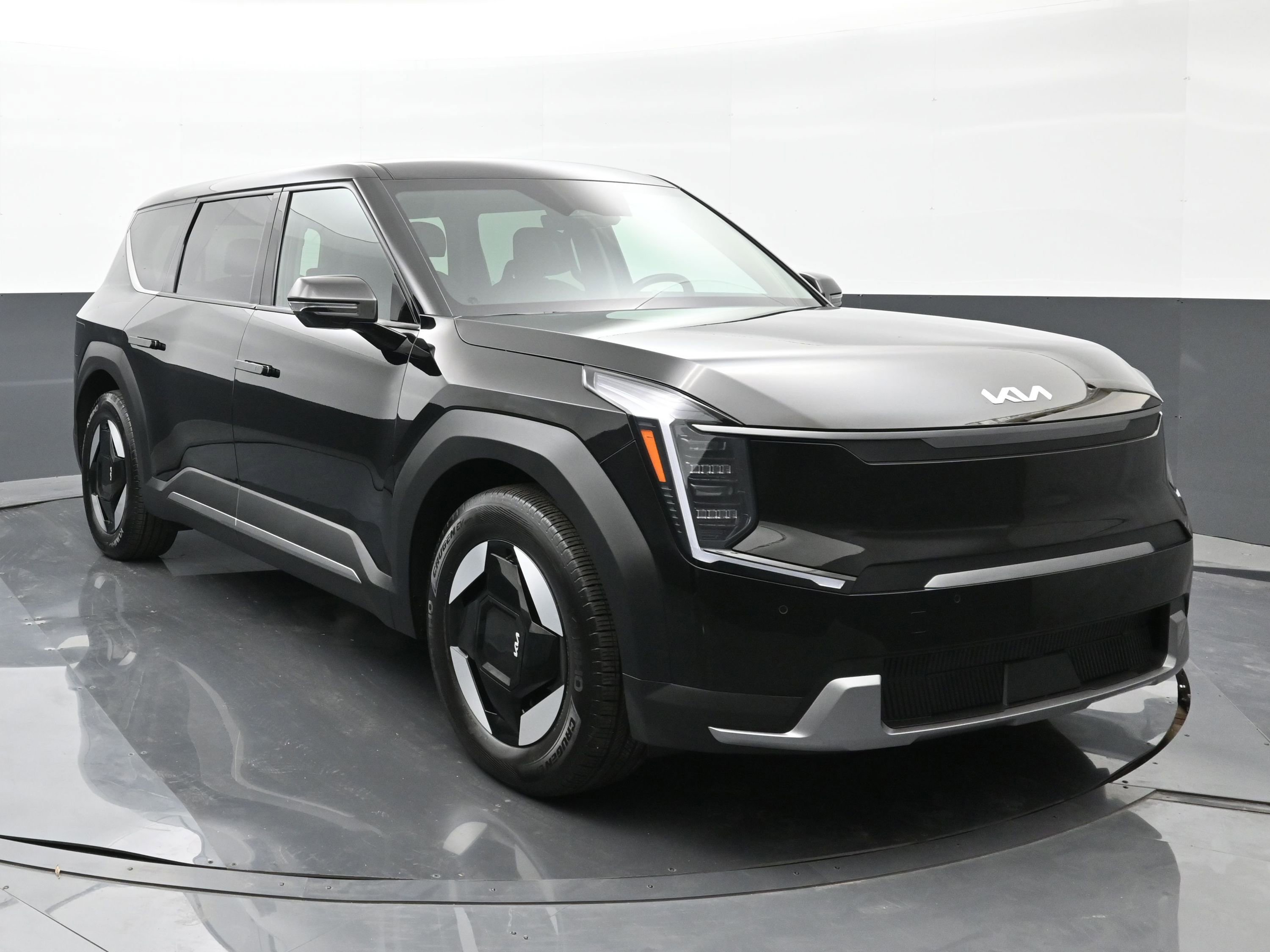 Used 2024 Kia EV9 Light image 2