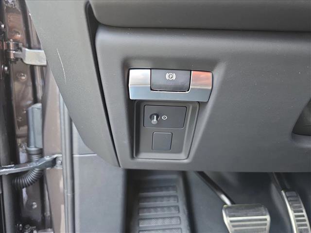 New 2026 Land Rover Defender 110 OCTA image 24