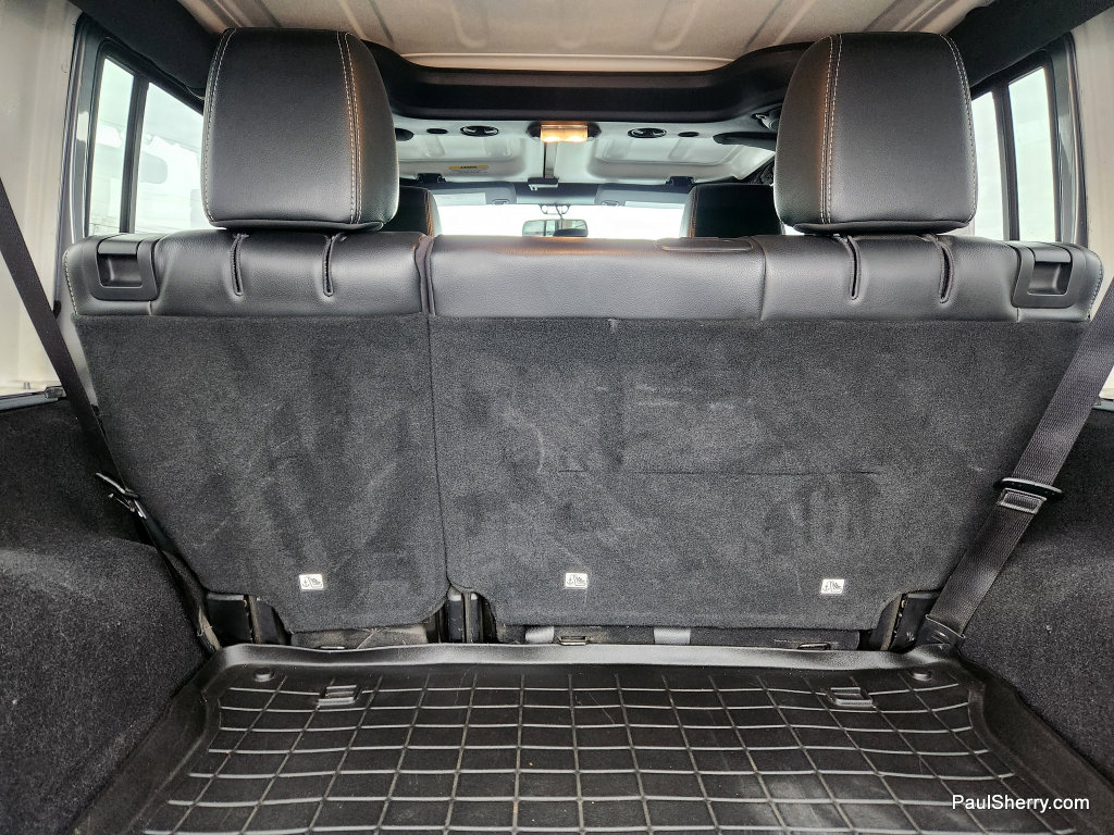 Used 2013 Jeep Wrangler Unlimited Rubicon w/ Connectivity Group image 23