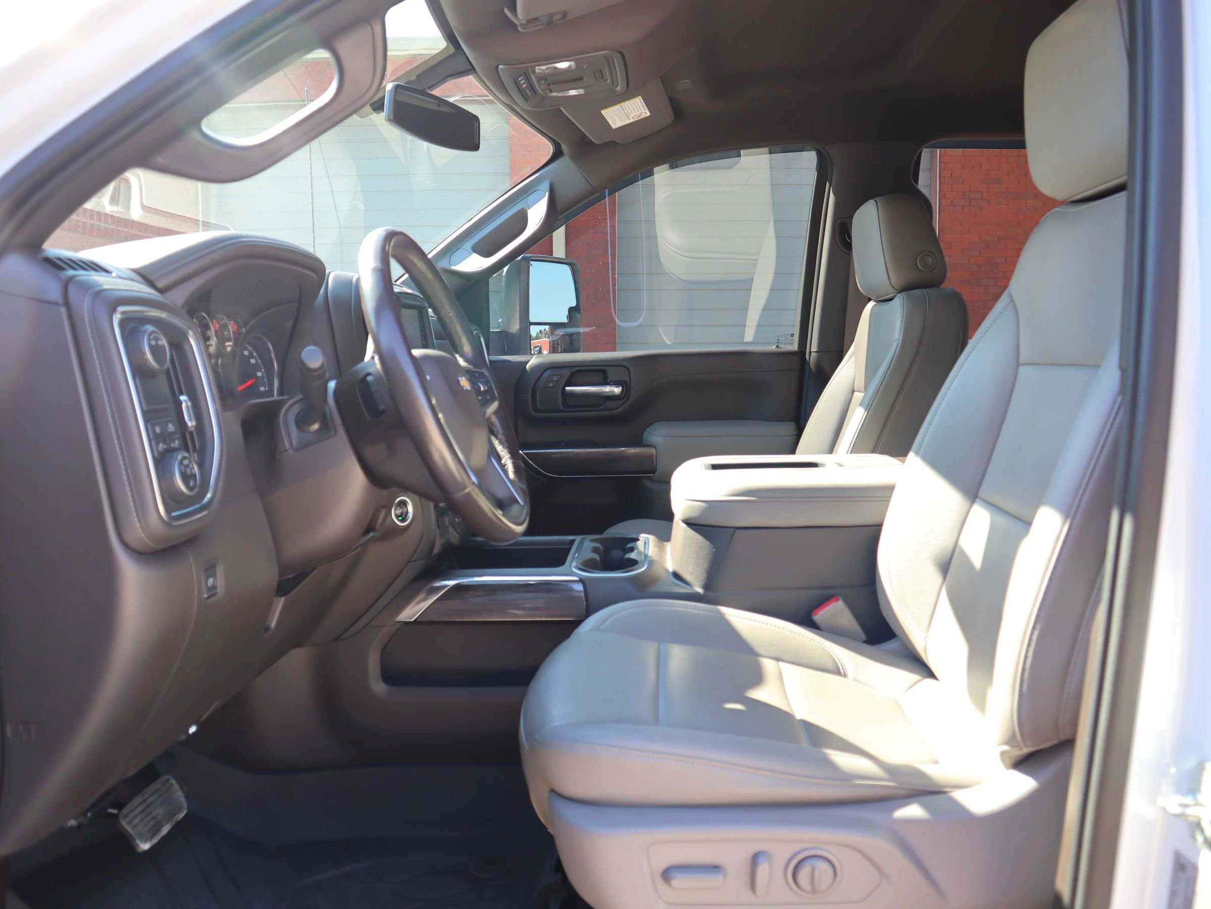 Used 2021 Chevrolet Silverado 2500 LTZ w/ LTZ Convenience Package image 11